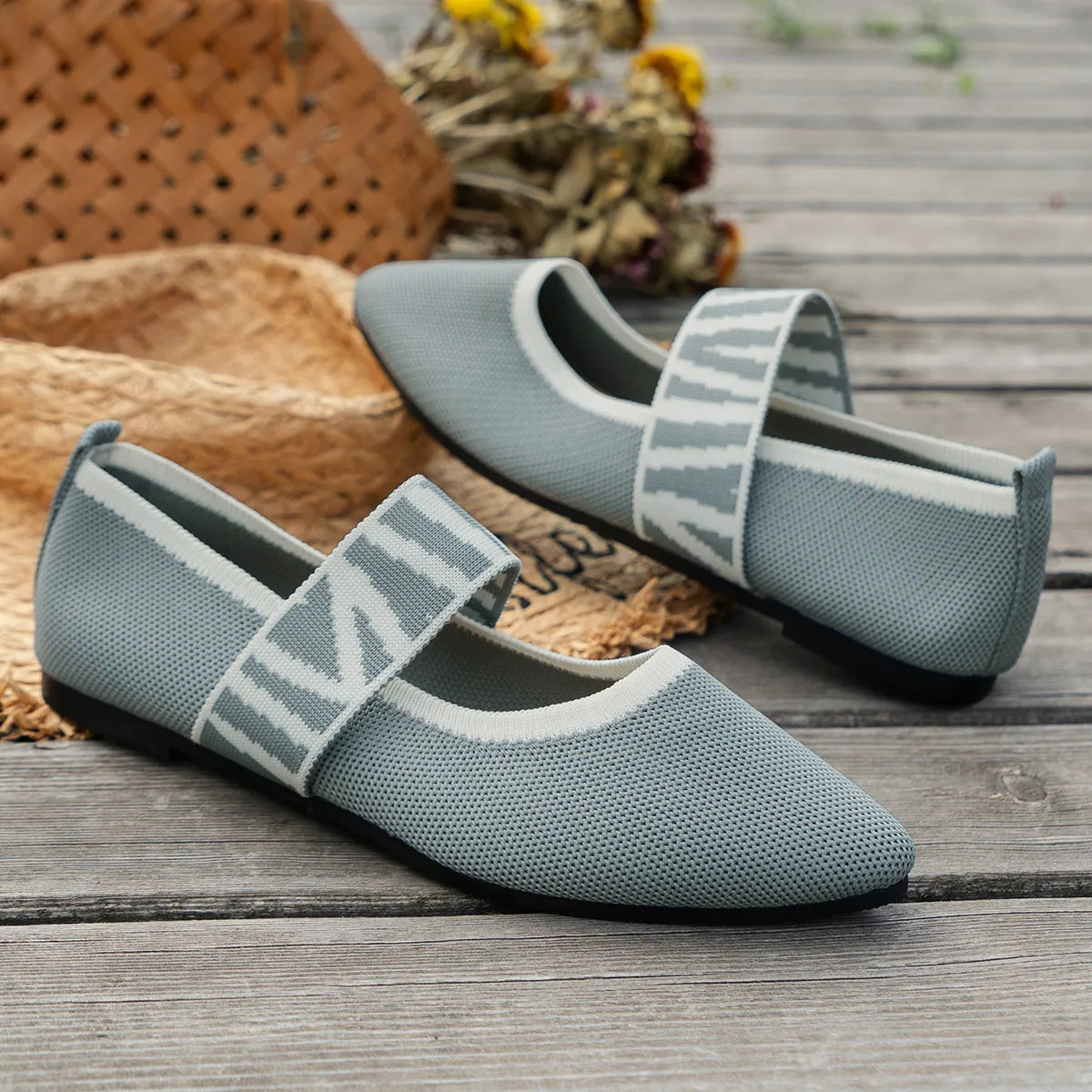 Flache Ballerinas für Damen ⎜ Bequeme Schuhe mit Streifenmuster und spitzem Zehenbereich für Sommer und Stil