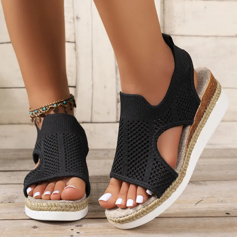 Damen Keilsandalen ⎜ Bequeme Sommerschuhe mit Strickdesign und Offener Zehenpartie für den Sommer