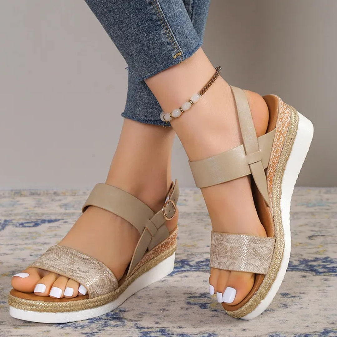 Keilsandalen für Damen ⎜ Bequeme Sommerschuhe mit Breiten Riemen und Weicher Sohle für Sicheren Halt