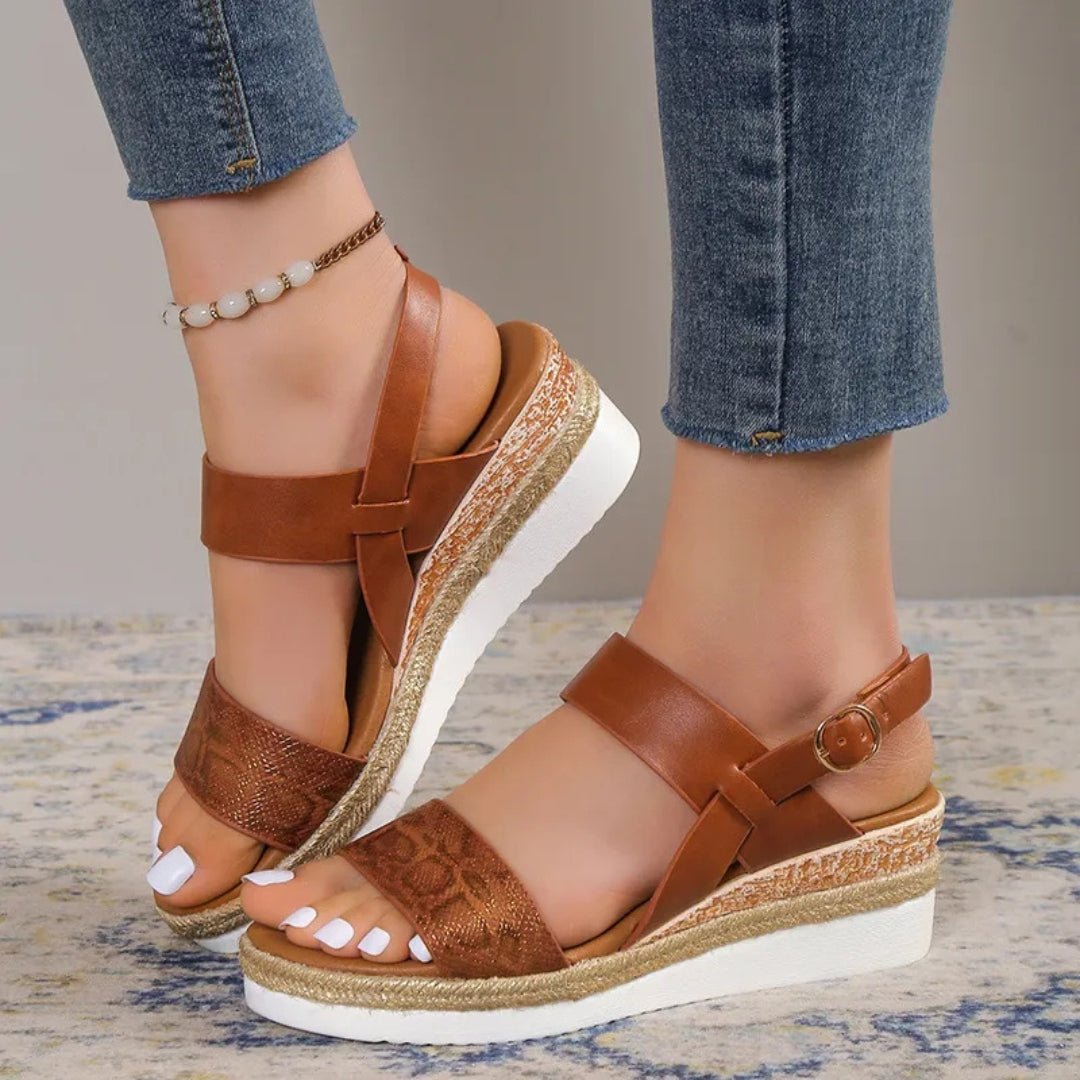 Keilsandalen für Damen ⎜ Bequeme Sommerschuhe mit Breiten Riemen und Weicher Sohle für Sicheren Halt