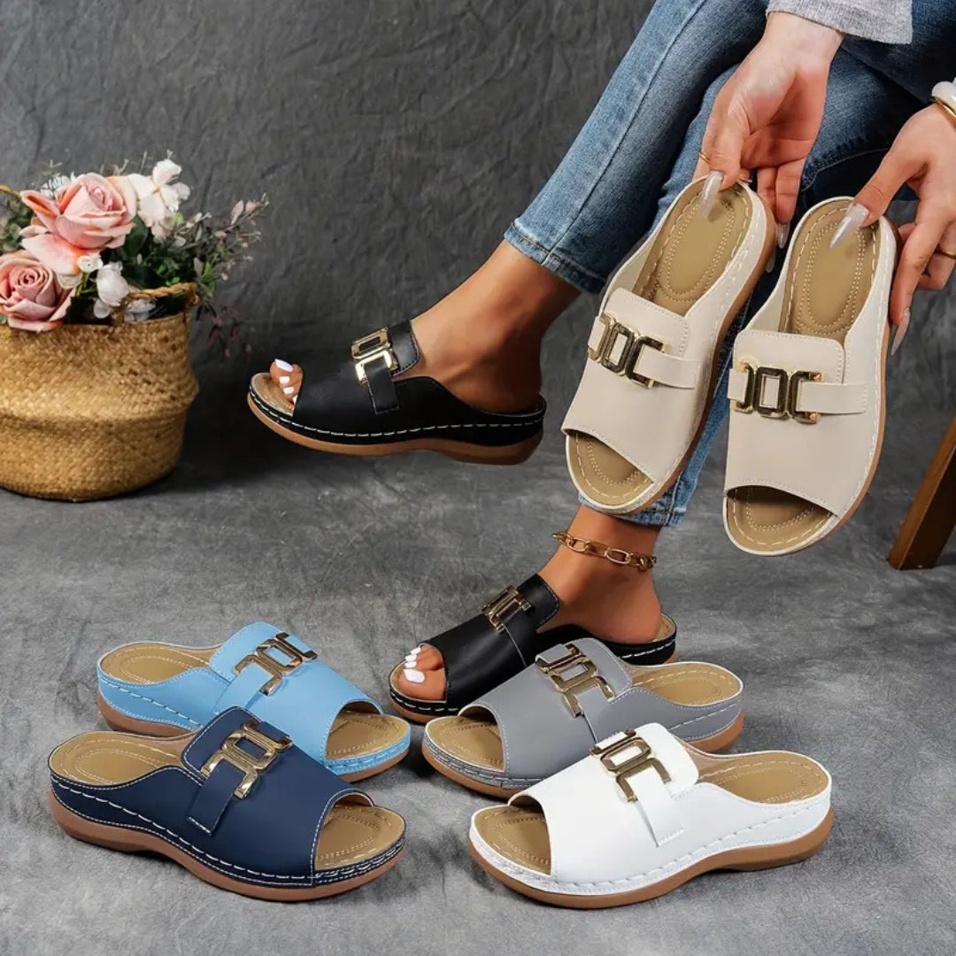 Plattform-Slipper für Damen ⎜ Modische Wedges mit Ketten-Design und dickem Absatz für den Sommer