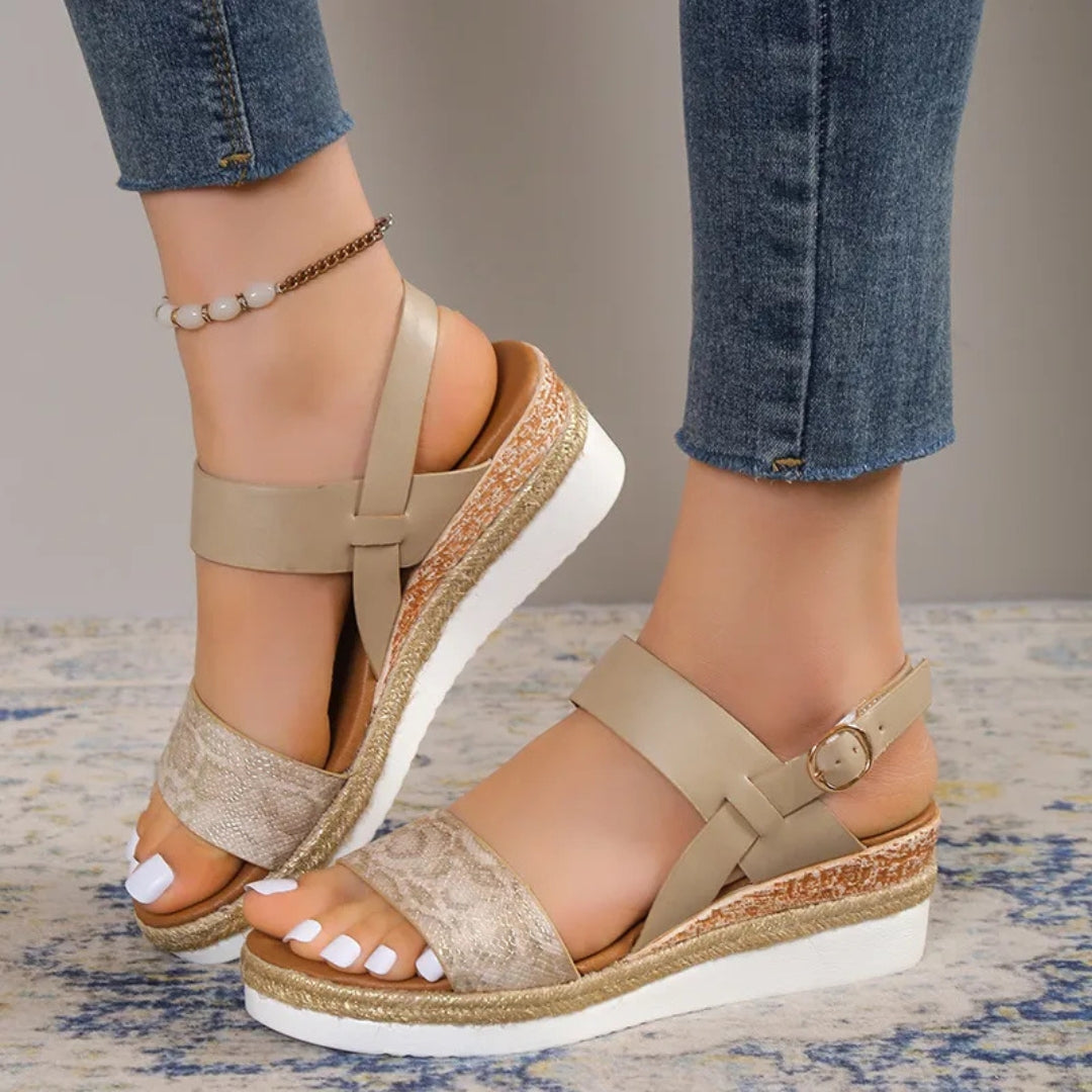 Keilsandalen für Damen ⎜ Bequeme Sommerschuhe mit Breiten Riemen und Weicher Sohle für Sicheren Halt