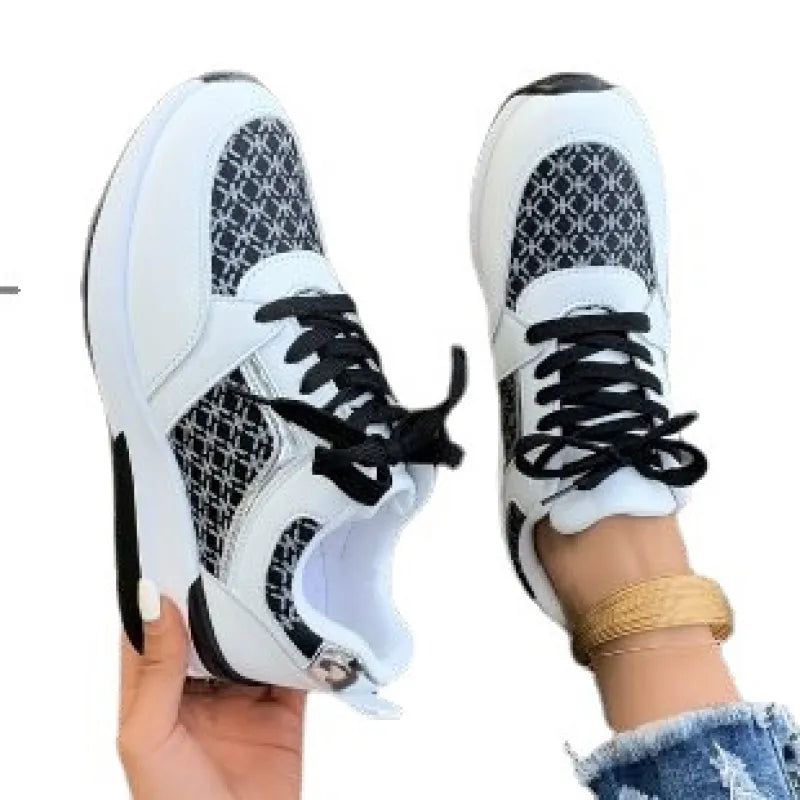 Damen Sneakers ⎜ Modische Schnürschuhe mit dicker Sohle und eleganten Akzenten für den Alltag