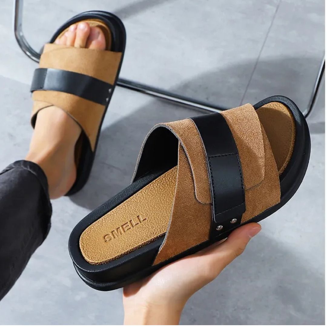 Hausschuhe für Herren ⎜ Rutschfeste Plattform-Slipper für Bad und Zuhause