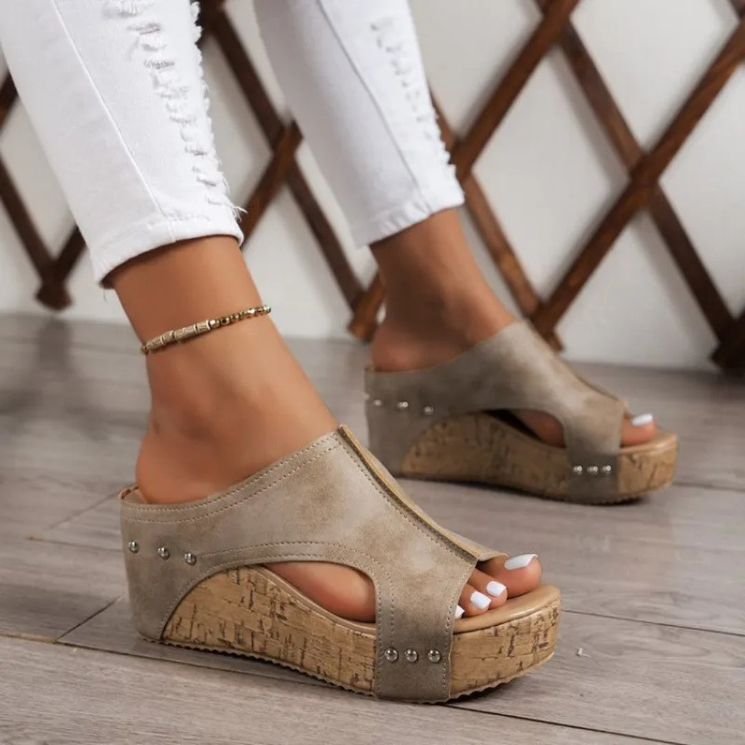 Plateausandalen für Damen ⎜ Offene Keilschuhe mit Komfortweite und Rutschfester Sohle für Den Sommer