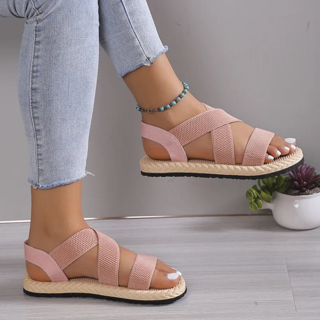 Flache Sandalen für Damen ⎜ Bequeme Sommerschuhe mit Kreuzriemen und Flexibler Bastsohle