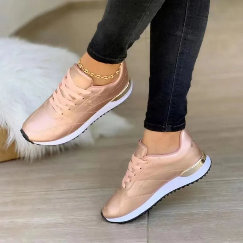 Damen Sneakers ⎜ Bequeme Schnürschuhe mit dicker Sohle und modischen Akzenten für den Alltag