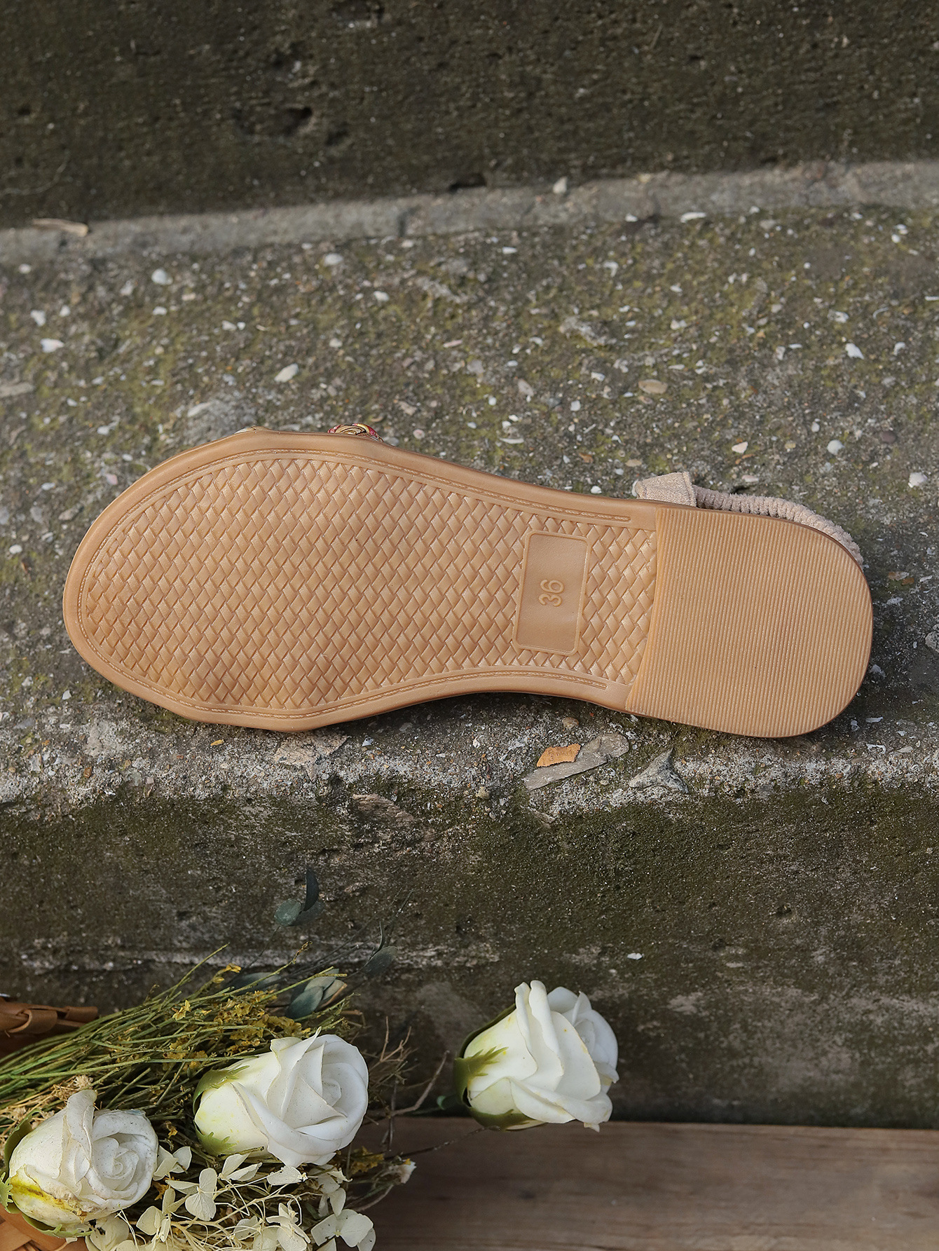 Damen Outdoor-Sandalen ⎜ Flache Komfortsohle mit Geflochtenem Design und Geeignet für Große Größen