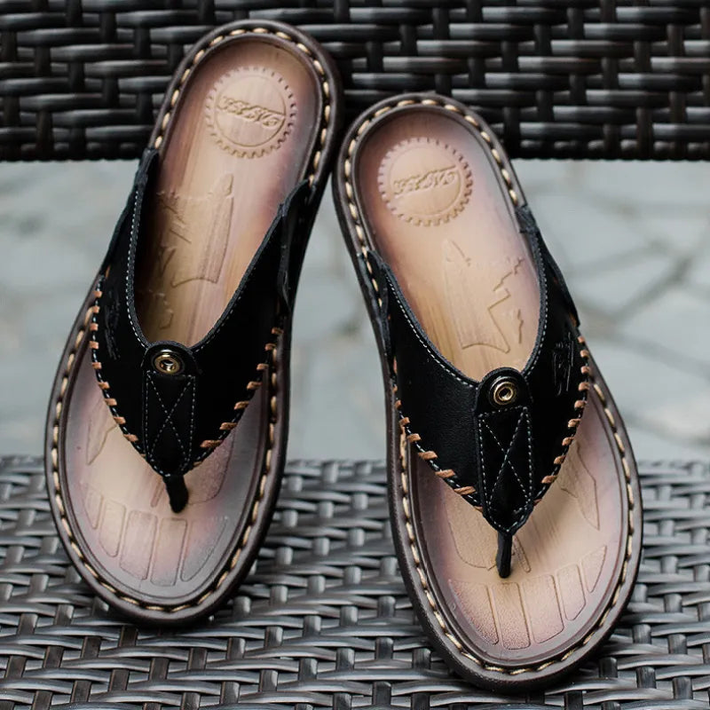 Herren Zehentrenner für den Sommer ⎜ Bequeme Sandalen aus Leder mit rutschfester Sohle und stylishen Details