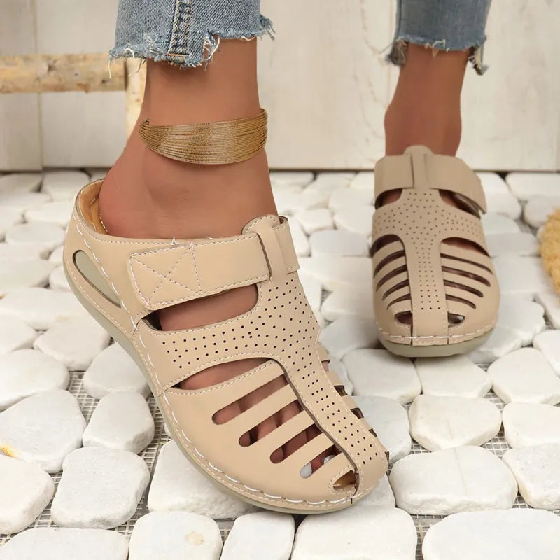Damen Sandalen mit Keilsohle ⎜ Bequeme Sommerschuhe mit Belüftung und Klettverschluss für Alltag und Freizeit