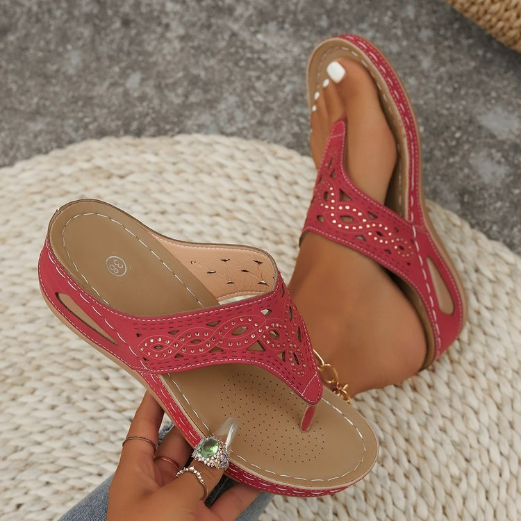 Damen Plateau Zehentrenner ⎜ Bequeme Sommer Flip-Flops mit Keilsohle und Strass für Strand und Freizeit