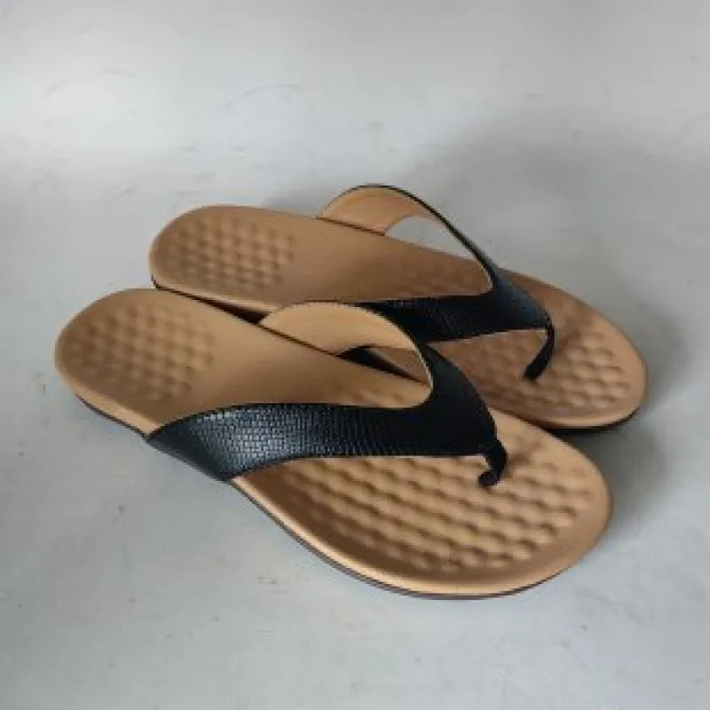 Damen Zehensandalen ⎜ Bequeme Sommerschuhe mit Breitem Riemen und Gepolsterter Sohle für Alltag & Strand