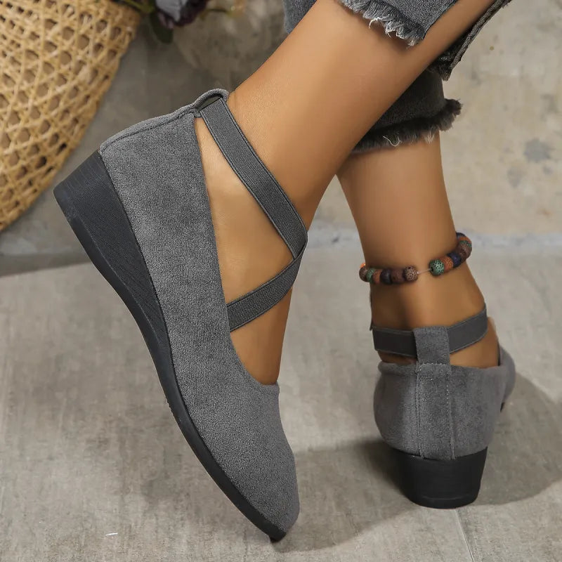 Wedge-Pumps für Damen ⎜ Bequeme Schuhe mit Kreuzriemen für Alltag und eleganten Look