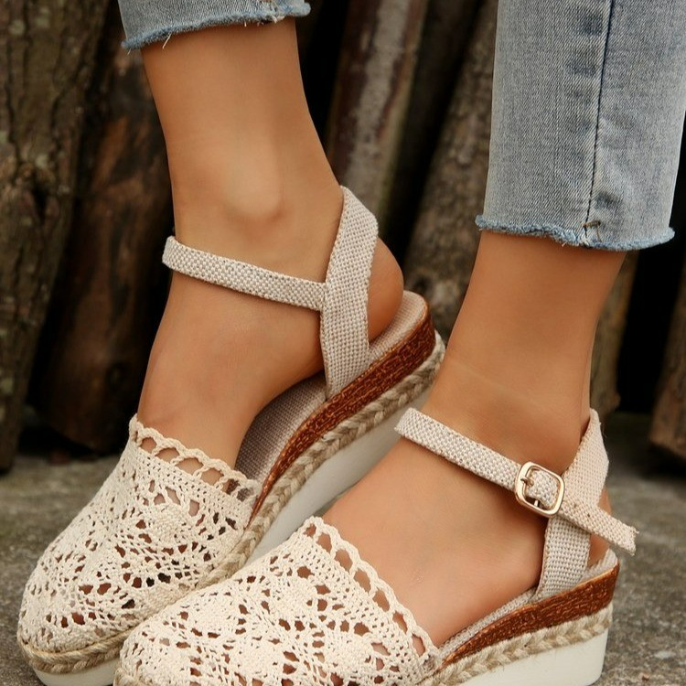 Damen Sandalen mit Schnalle ⎜ Geflochtenes Design mit luftigen Aussparungen für Sommer und Freizeit