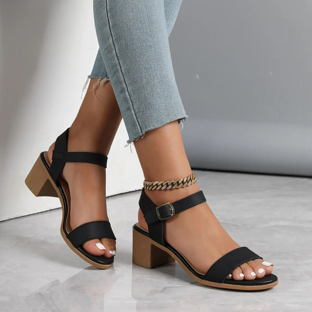 Sandalen mit Blockabsatz für Damen ⎜ Schlichte Sommerschuhe Mit Knöchelriemen und Bequemem Tragegefühl