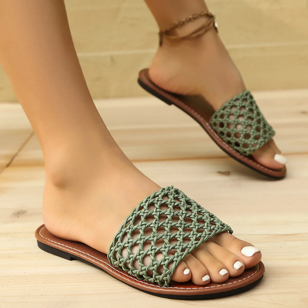 Damen Mesh Slippers mit Quadratzehen-Design ⎜ Bequeme Hausschuhe mit trendigem Gewebe-Muster