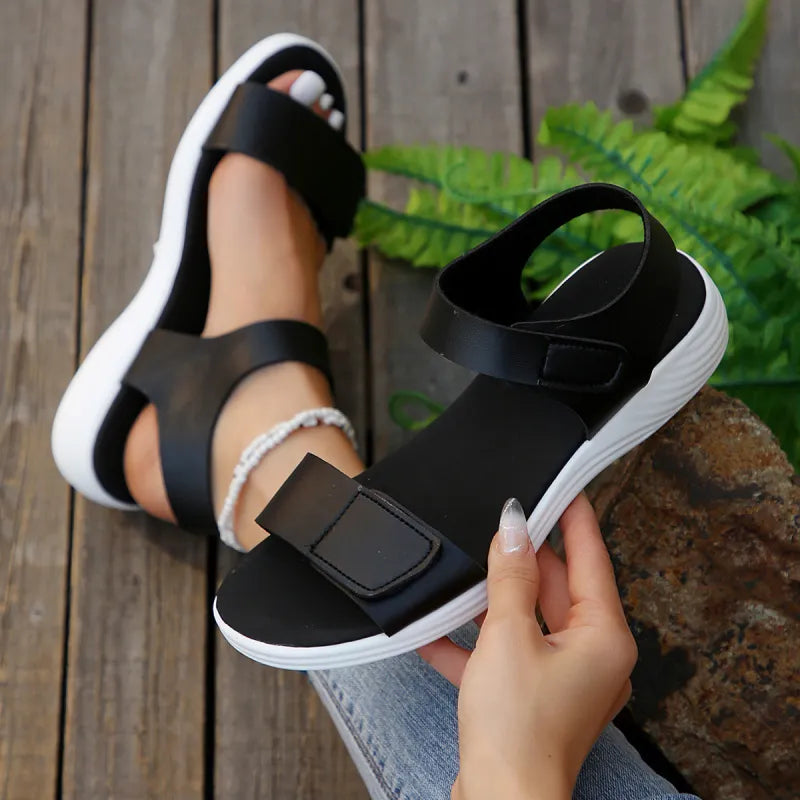Damen Flache Sandalen ⎜ Bequeme Sommerschuhe mit Klettverschluss und Weicher Sohle für Strand & Alltag