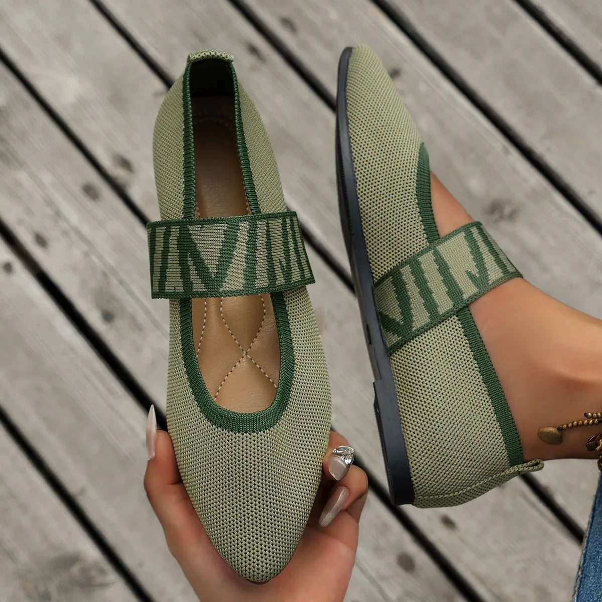 Flache Ballerinas für Damen ⎜ Bequeme Schuhe mit Streifenmuster und spitzem Zehenbereich für Sommer und Stil