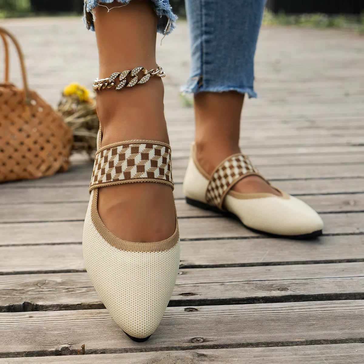 Flache Ballerinas für Damen ⎜ Bequeme Schuhe mit Streifenmuster und spitzem Zehenbereich für Sommer und Stil