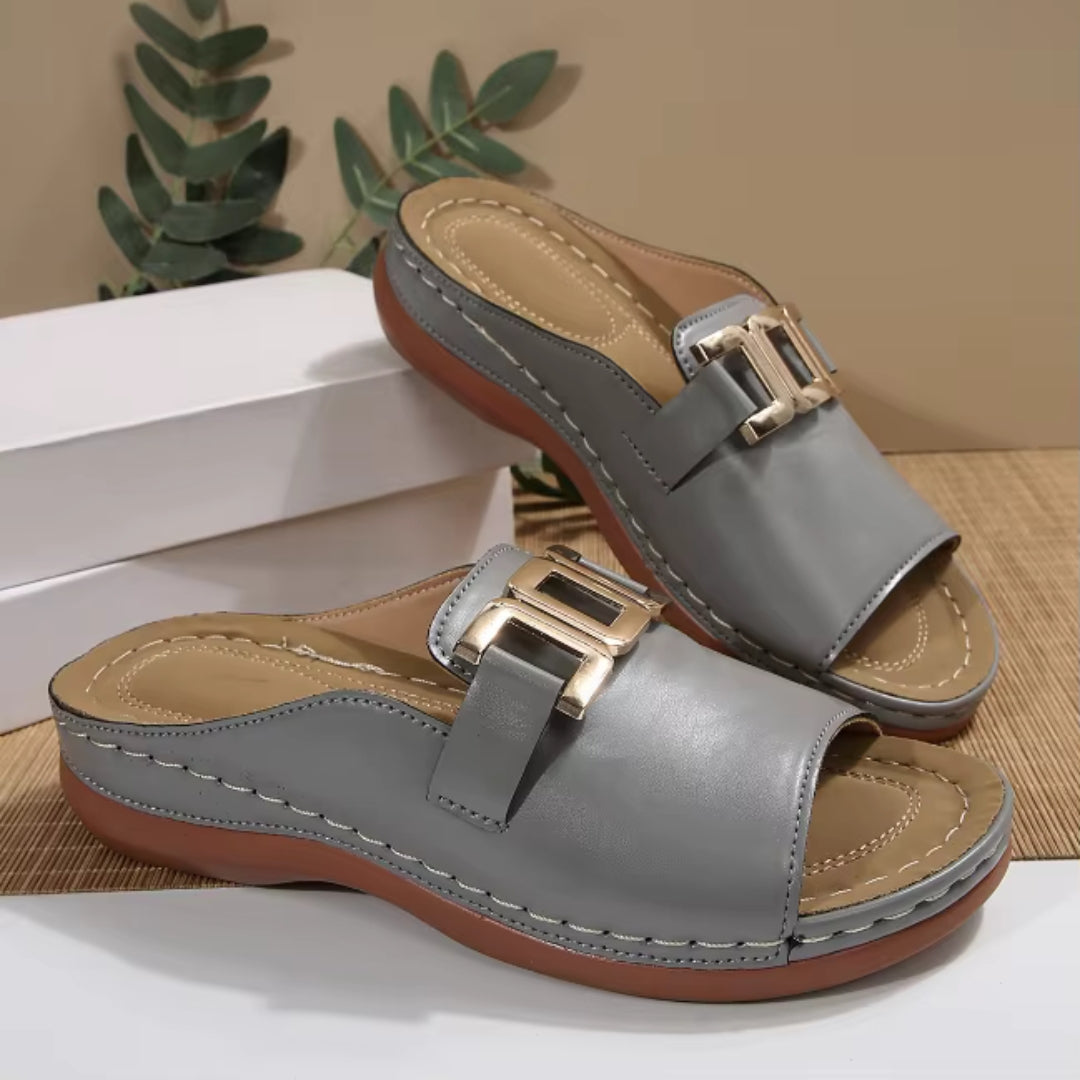 Plattform-Slipper für Damen ⎜ Modische Wedges mit Ketten-Design und dickem Absatz für den Sommer