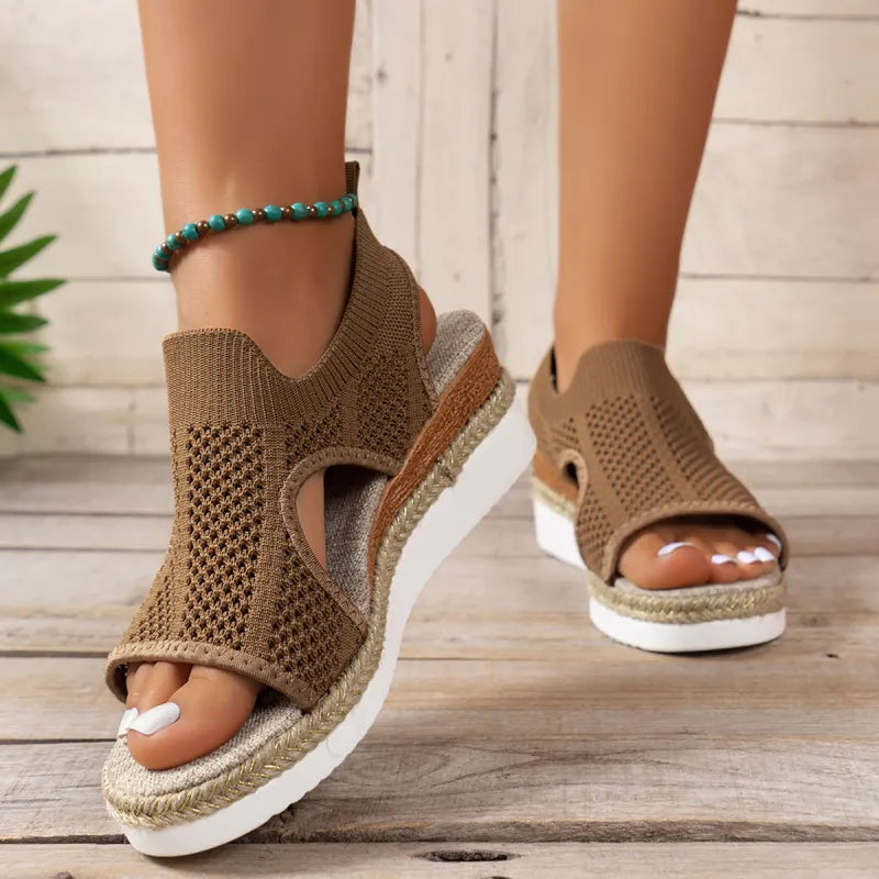 Damen Keilsandalen ⎜ Bequeme Sommerschuhe mit Strickdesign und Offener Zehenpartie für den Sommer