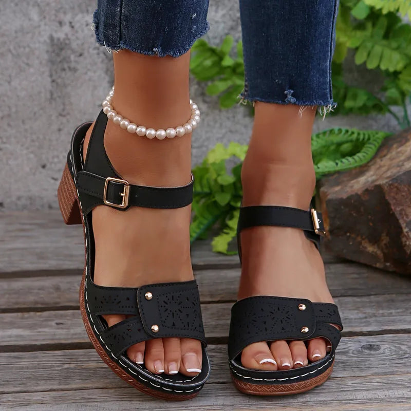 NaturVista ⎜ Damen Sandalen Retro rund offen geschnitzt bequem Sommer Absatz