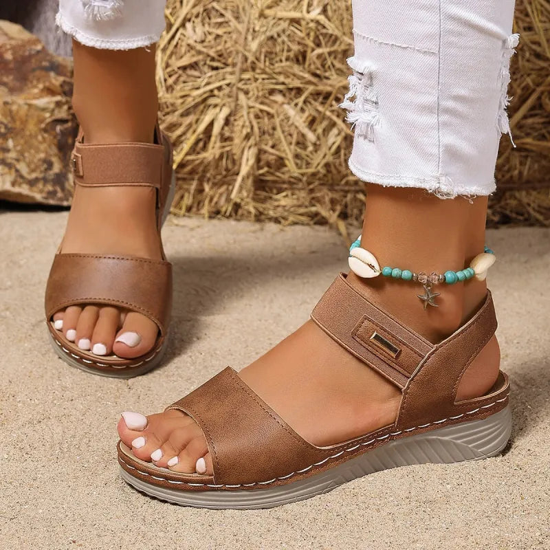 Keilsandaletten für Damen ⎜ Bequeme Sommerschuhe mit Klettverschluss und rutschfester Sohle