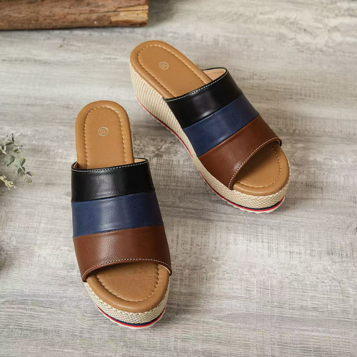 Damen Wedge Sandalen mit Block-Absatz ⎜ Komfortable Plateauslipper mit Farbblock-Design und Riemen