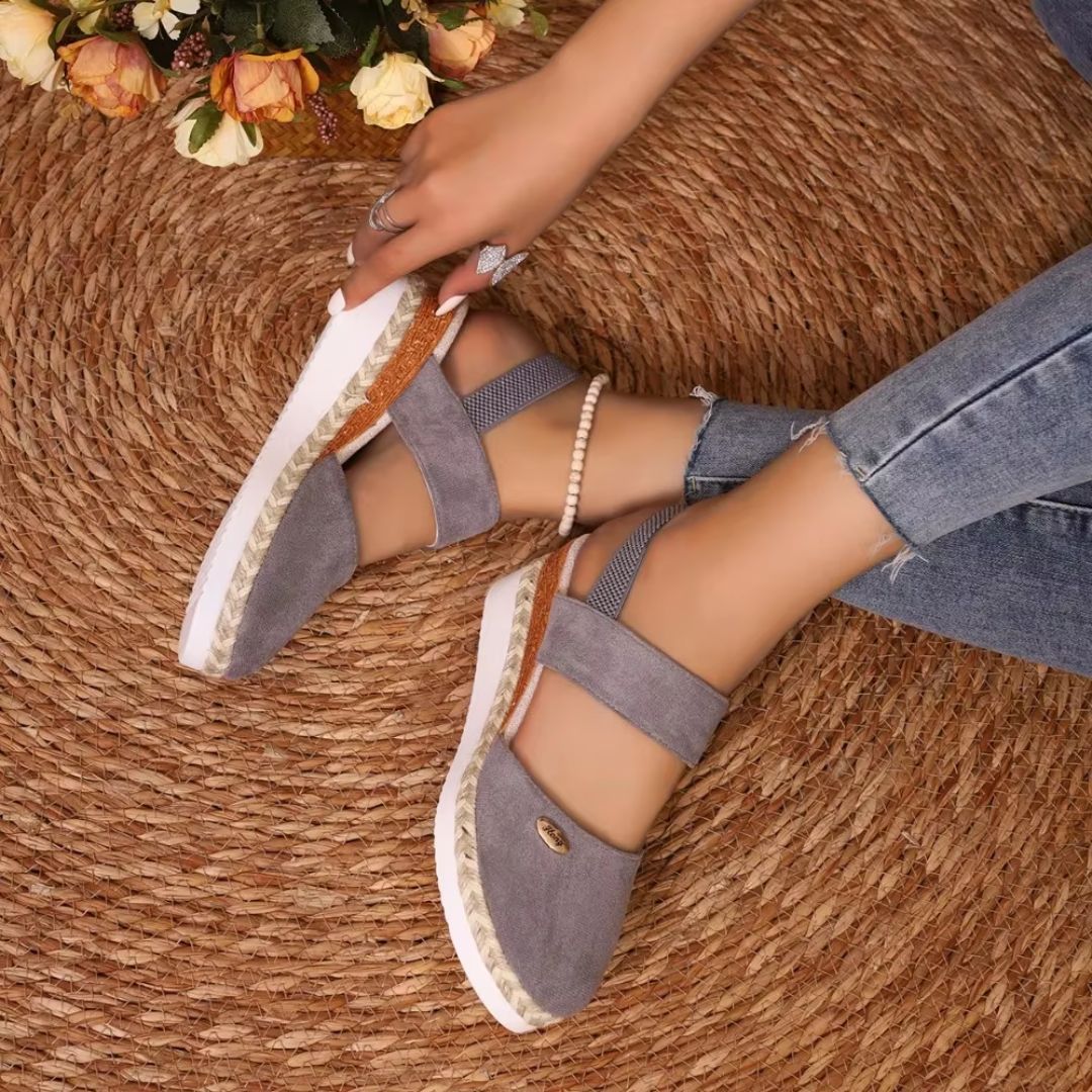 Damen Wedges mit elastischem Band ⎜ Bequeme Espadrilles mit Jute-Rohr-Details und geschlossenem Zehenbereich