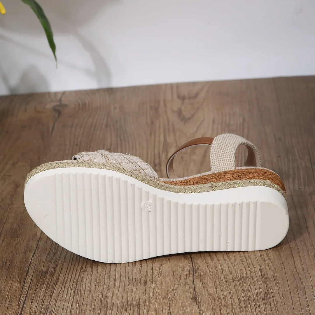 Keilabsatz Sandalen für Damen ⎜ Stylische Plateauschuhe mit Verstellbarem Riemen und Geflochtener Sohle