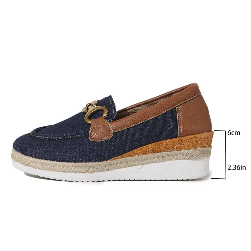 Wedge-Loafer für Damen ⎜ Bequeme Slip-On Schuhe mit Pferdekettenapplikation für Komfort und Stil