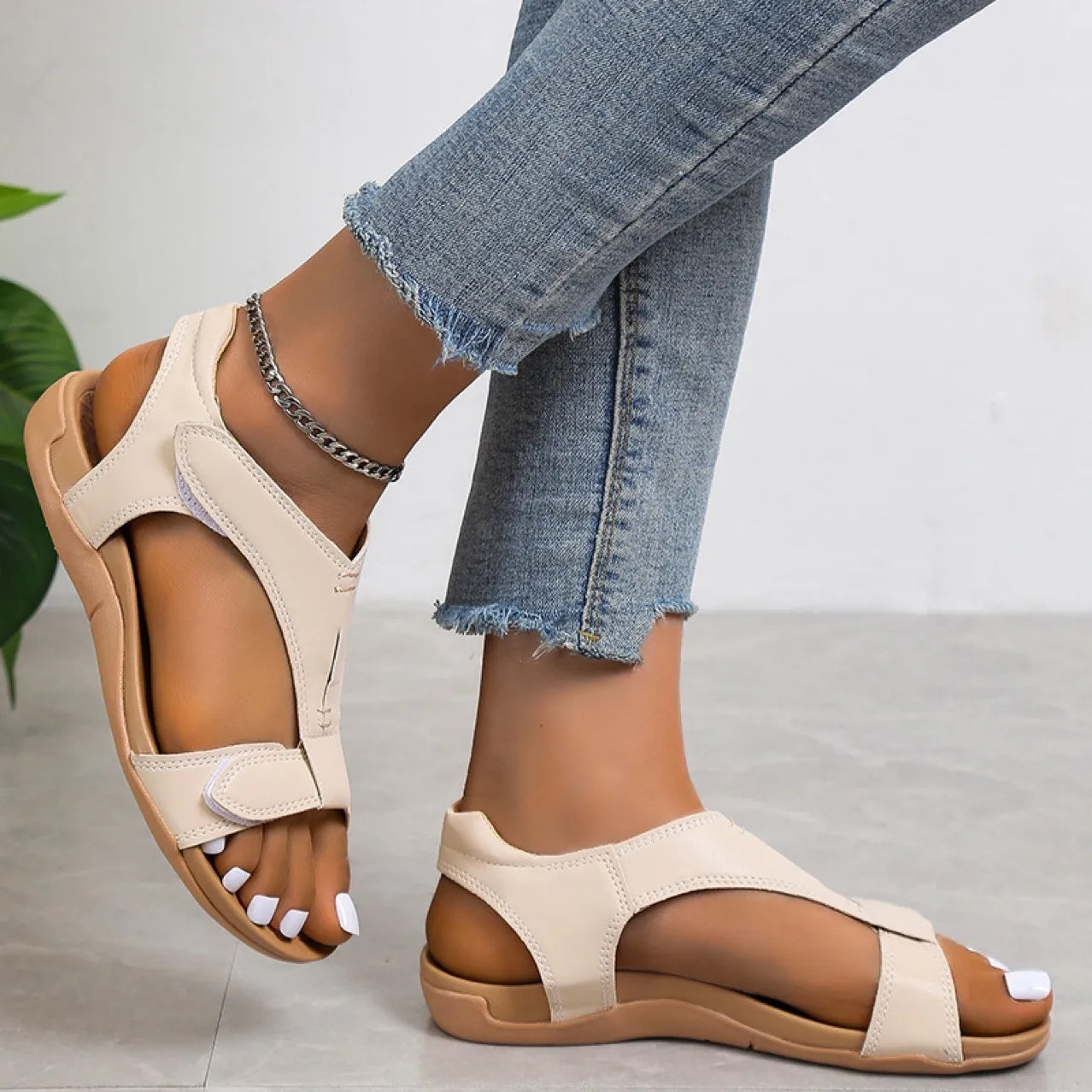 Damen Komfort Sandalen ⎜ Flache Sommerschuhe mit Klettverschluss und Gepolsterter Sohle für Alltag & Freizeit