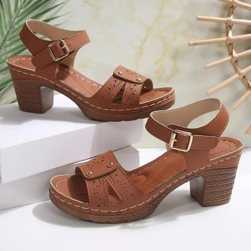 NaturVista ⎜ Damen Sandalen Retro rund offen geschnitzt bequem Sommer Absatz