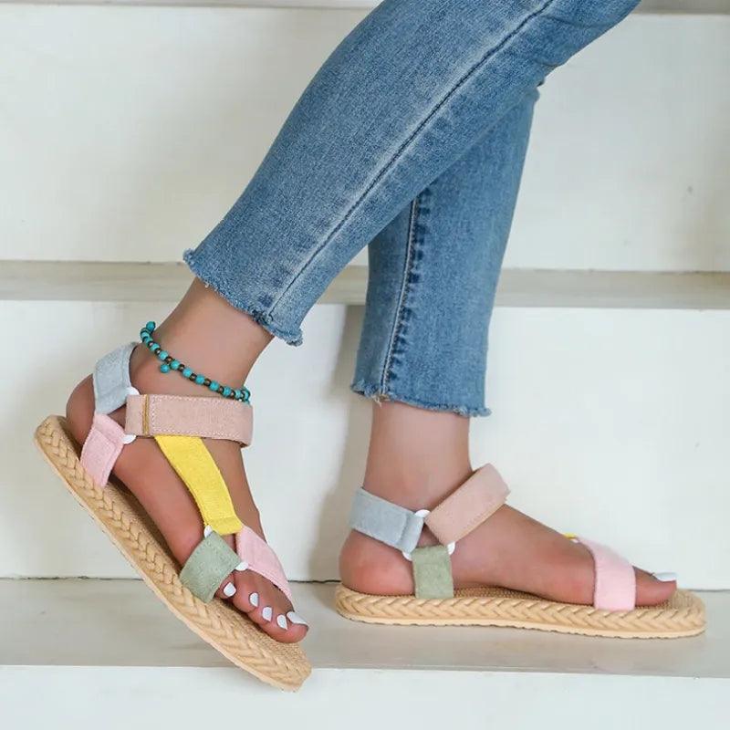 Sommer Sandalen für Damen ⎜ Bequeme Plateauschuhe mit Klettverschluss und buntem Design für Alltag und Strand