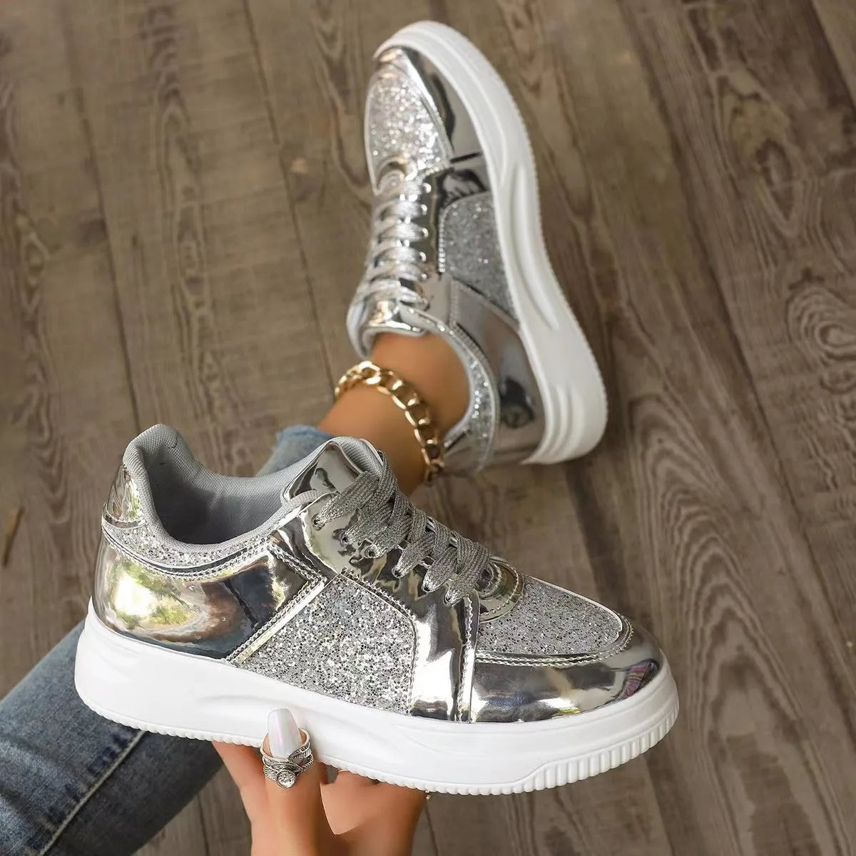 Damen Sneakers ⎜ Glänzende Schnürschuhe mit Glitzereffekt und dickem Sohlenprofil für den Alltag