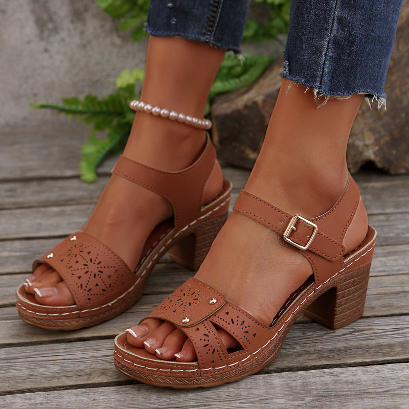 NaturVista ⎜ Damen Sandalen Retro rund offen geschnitzt bequem Sommer Absatz