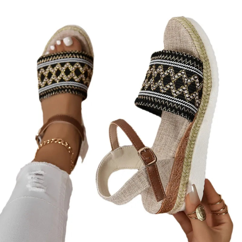 Damen Keilsandaletten mit Knöchelriemen ⎜ Bequeme Sommerschuhe mit Flacher Sohle für Alltag und Große Größen
