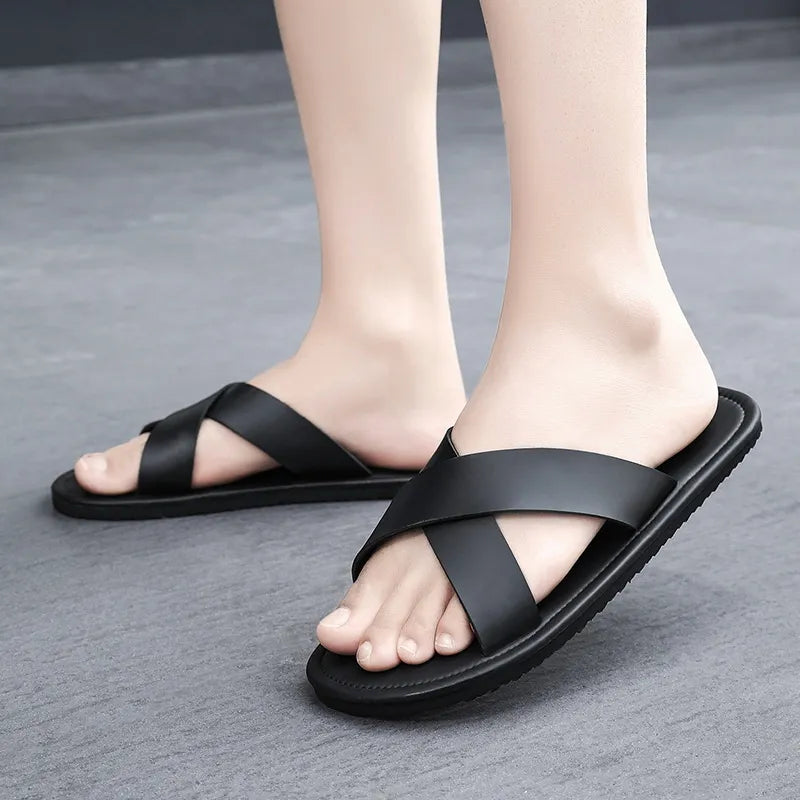 Leichte Slipper für Herren ⎜ Bequeme, Schwarze Freizeitschuhe mit Weicher Sohle