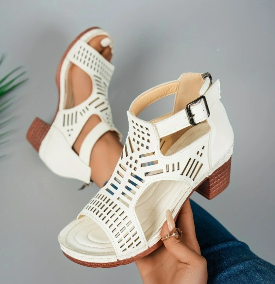 Damen Sandalen mit Blockabsatz ⎜ Stylische Schuhe mit offenen Zehen und Cut-Out-Design