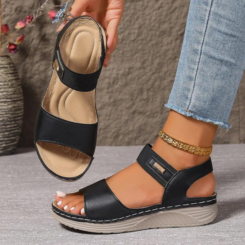 Keilsandaletten für Damen ⎜ Bequeme Sommerschuhe mit Klettverschluss und rutschfester Sohle
