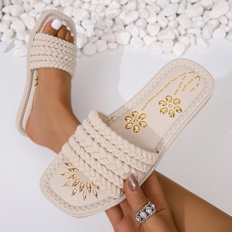 Flache Sandalen für Damen ⎜ Komfortable Schuhe mit geflochtenem Design und goldenen Details für den Sommer