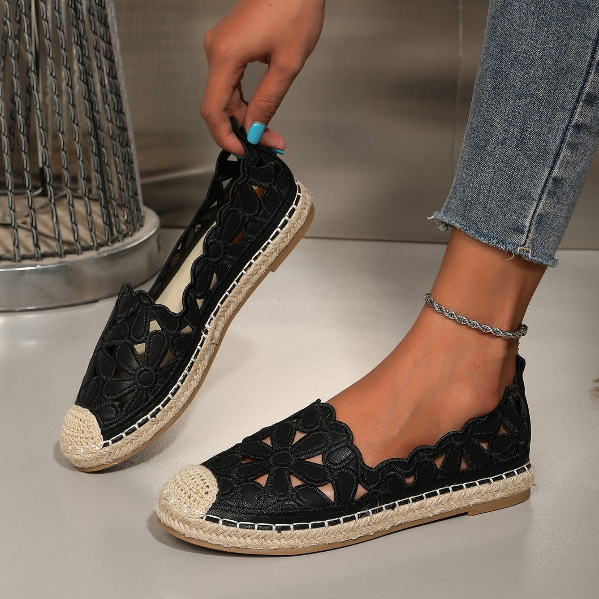 Espadrilles für Damen ⎜ Leichte Sommer-Schuhe mit floraler Häkel-Optik und juteähnlicher Sohle