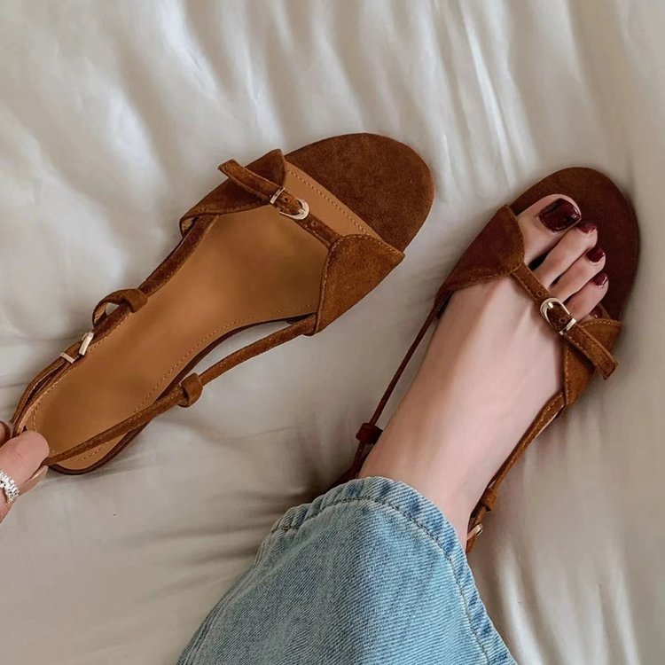 Flache Sandalen für Damen ⎜ Bequeme Sommerschuhe mit runder Spitze und verstellbarem Riemchen