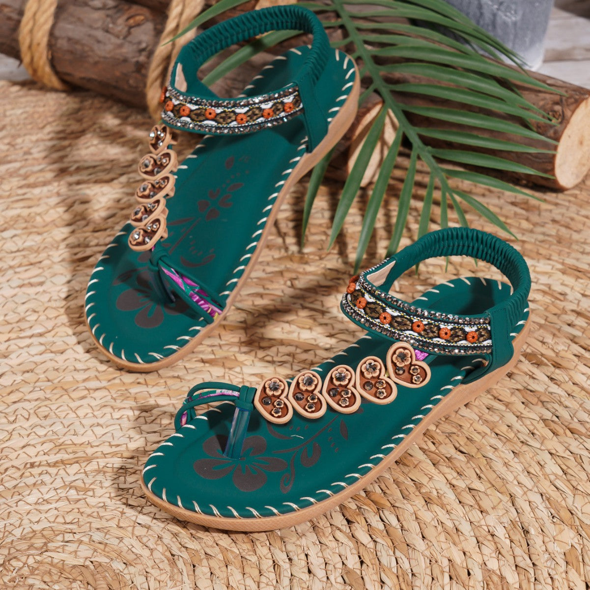 Boho Sandalen für Damen ⎜ Bequeme Sommerschuhe mit Strass und Zehentrenner für Alltag & Strand