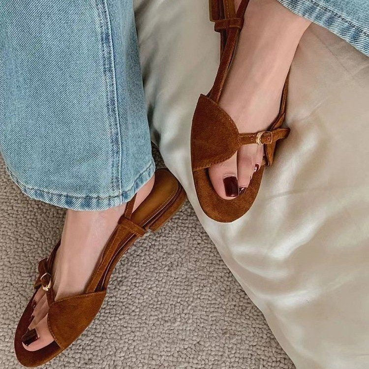 Flache Sandalen für Damen ⎜ Bequeme Sommerschuhe mit runder Spitze und verstellbarem Riemchen