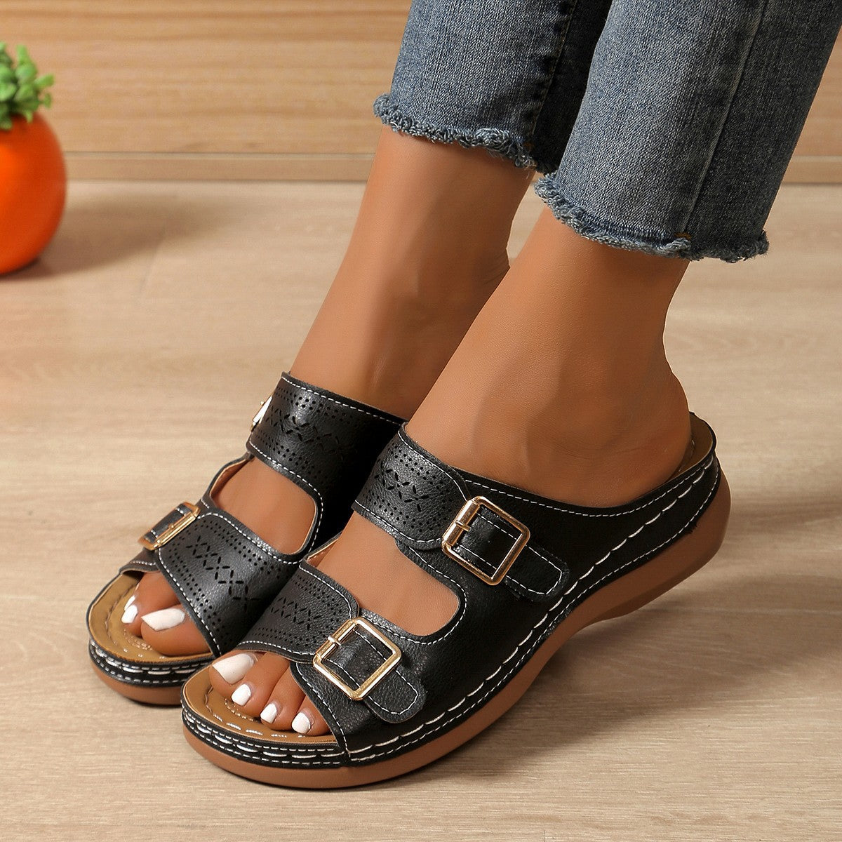 Komfort Sandalen für Damen ⎜ Leichte Pantoletten mit Schnallen und Keilsohle für Alltag und Freizeit