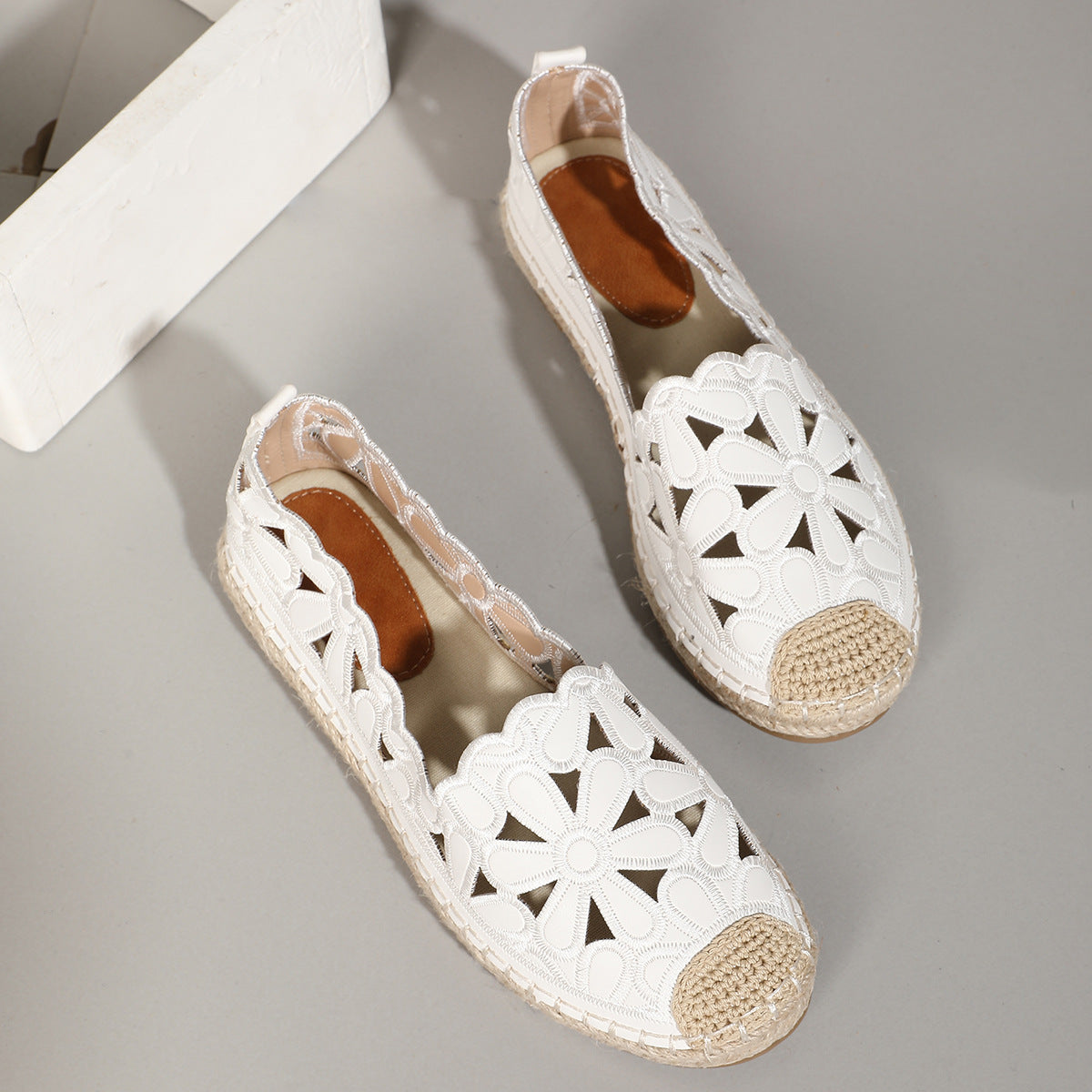 Espadrilles für Damen ⎜ Leichte Sommer-Schuhe mit floraler Häkel-Optik und juteähnlicher Sohle