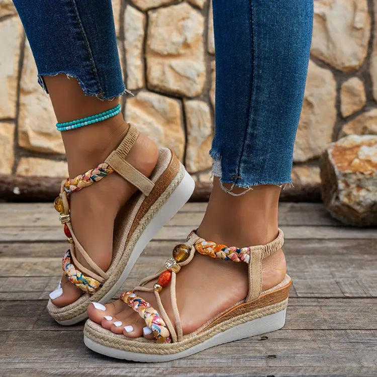 Plateau Sandalen für Damen ⎜ Sommerliche Wedges mit geflochtenem Design und elastischem Fersenriemen