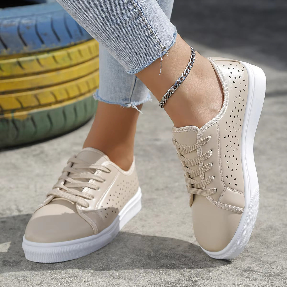 Flache Sneaker für Damen ⎜ Bequeme Schuhe mit Durchbrochenem Design für den Sommer und Freizeit