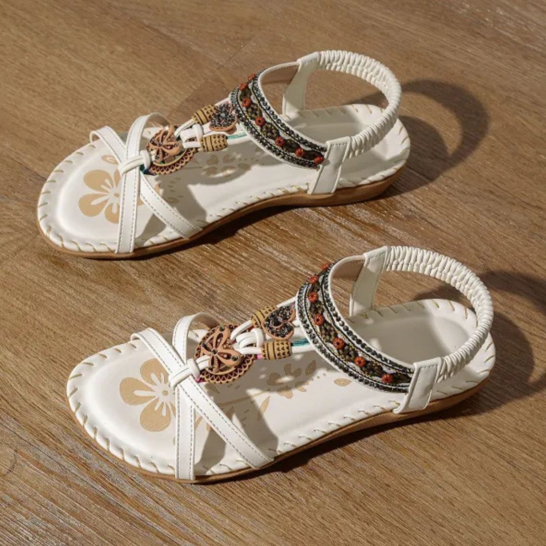 Damen Flache Sandalen ⎜ Bequeme Sommerschuhe mit Blumen- und Strassdekor für Alltag & Strand